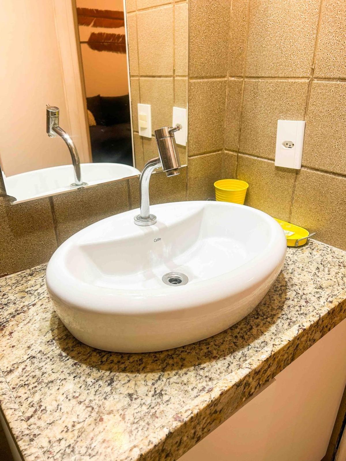 I-59 - Vista Lateral Pro Mar Apartamento *